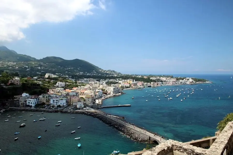 Dove andare in vacanza a settembre? Scopri Ischia